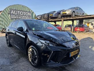 Voiture accidenté MG MG4 64 kWh 150KW Electric Luxury Navi Clima 360View NAP 2023/4