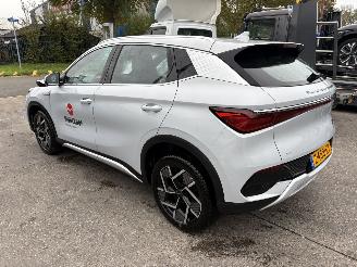 Coche accidentado BYD Atto 3 60 kWh 150KW Comfort Pano Clima Navi NAP 2024/5