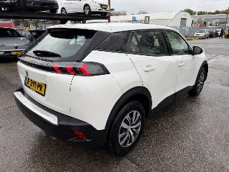 krockskadad bil auto Peugeot 2008 1.2 75KW Clima Navi Led 360 view Active NAP 2021/2