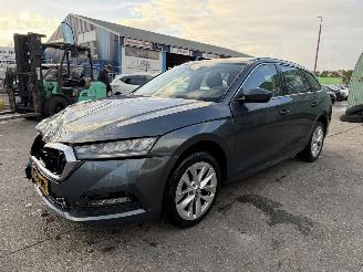 škoda osobní automobily Skoda Octavia 1.5 E-TSI 110KW Autom. Clima Navi Business Edition Sfeerverlichting 2021/6