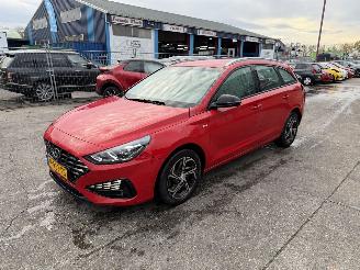 krockskadad bil auto Hyundai I-30 1.0 T-GDI 88KW MHEV Clima Led Camera Comfort 2022/3