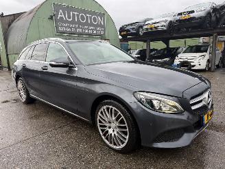 uszkodzony samochody osobowe Mercedes C-klasse 220 CDI 125KW Autom. Pano Clima Navi Led Xenon Edition 1 2015/4