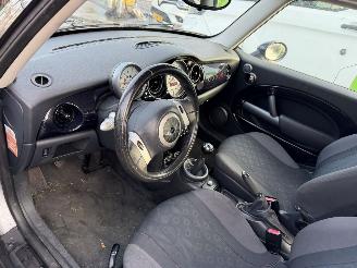 Mini One 1.6 66KW Airco picture 5