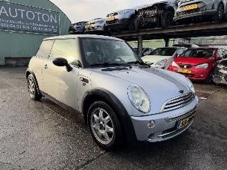 Auto incidentate Mini One 1.6 66KW Airco 2006/2