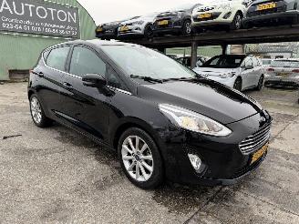 Vaurioauto  passenger cars Ford Fiesta 1.0 Ecoboost 74KW Clima Navi Camera Led Titanium NAP 2017/7