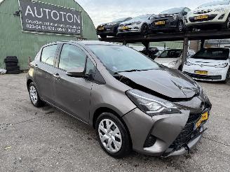 uszkodzony samochody osobowe Toyota Yaris 1.5 VVT-I 82KW Navi Clima Aspiration 5-Drs NAP 2017/12