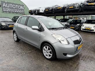 damaged passenger cars Toyota Yaris 1.3 VVTI 64KW Airco 5-Drs Sol NAP 2006/9