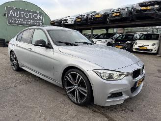 Unfallwagen BMW 3-serie 330E Autom. Clima Navi Schuifdak HUD 360Camera High Executive NAP 2016/12