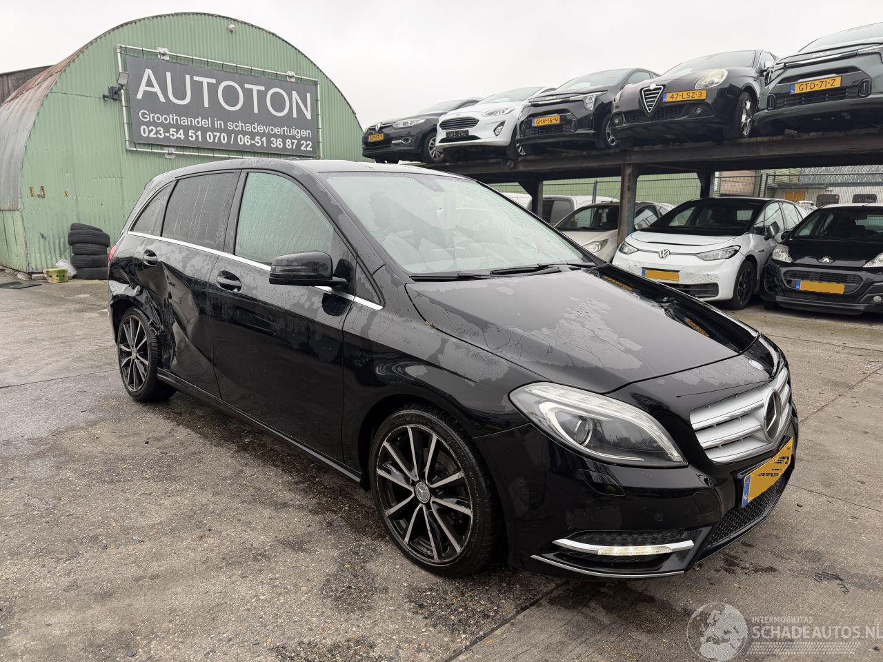 Mercedes B-klasse 200 CDI 100KW Autom. Navi Clima Leer Led Ambition