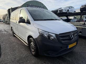 Coche accidentado Mercedes Vito 116 CDI Autom. 120KW Tourer 9-Pers Clima Lang Pro 9-Pers NAP 2022/10
