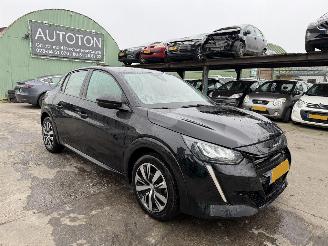skadebil auto Peugeot e-208 50 kWh 100KW Autom. Clima Navi Led Active Pack NAP 2023/9