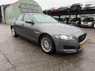 Voiture accidenté Jaguar XF 2.0D 120KW Autom. Clima Navi Leer Xenon Portfolio NAP 2017/11