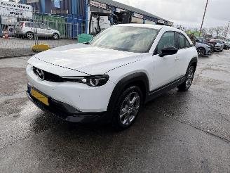 Vaurioauto  passenger cars Mazda MX-30 36 kWh 107KW e-Skyactiv Comfort Clima Navi Led HUD NAP 2021/9