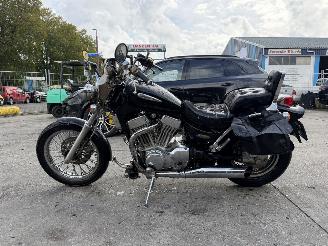 damaged motor cycles Suzuki Intruder C 1400 CS Chopper 45KW 1998/1