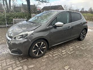 Avarii autoturisme Peugeot 208 1.2 tech edition 2019/10