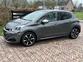 Unfallwagen Peugeot 208 Tech edition 2019/10