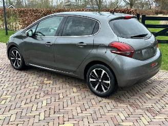 Peugeot 208 Tech edition picture 4