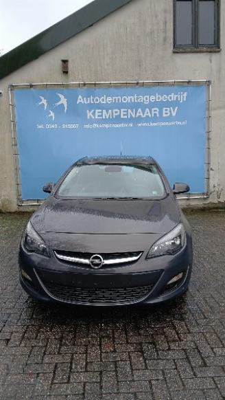 Autoverwertung Opel Astra Astra J (PC6/PD6/PE6/PF6) Hatchback 5-drs 1.6 16V (A16XER(Euro 5)) [85=
kW]  (12-2009/10-2015) 2014