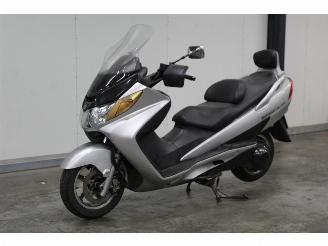 Suzuki AN 400 Burgman picture 2