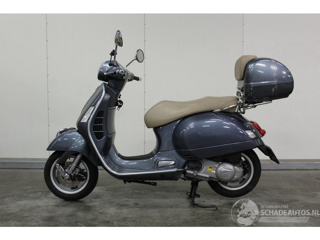 Vespa  GTS