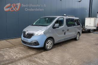 Vrakbiler auto Renault Trafic Trafic Passenger (1JL/2JL/3JL/4JL), Bus, 2014 1.6 dCi 115 2015/6