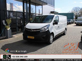 krockskadad bil bedrijf Opel Vivaro 1.6 CDTI L2H1 Edition airco cruise voorschade 2018/10