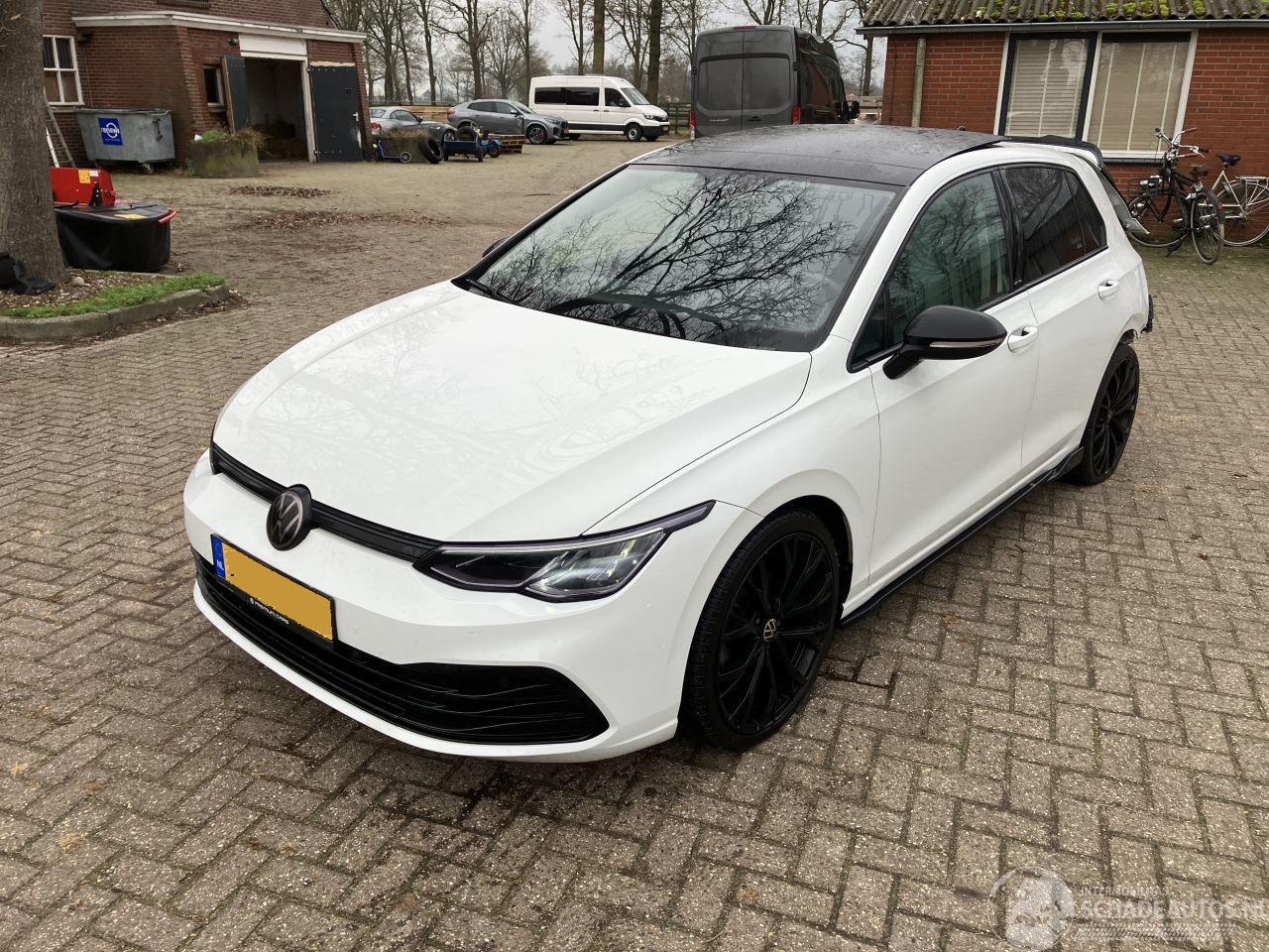 Volkswagen Golf 1.5 TSI R-LINE