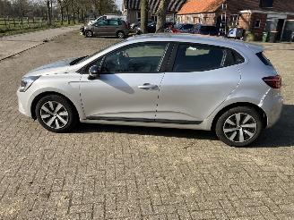 uszkodzony samochody osobowe Renault Clio 1.0 equllibre 2023/5