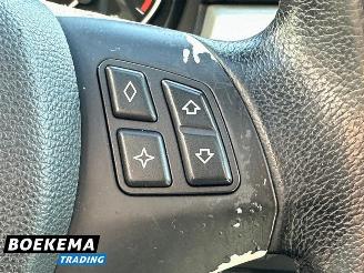 BMW 3-serie 325xi 218PK High Exe 4X4 Leer Automaat Open-Dak Keylss Navigatie picture 20