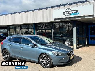 uszkodzony samochody osobowe Volvo V-40 1.6 D2 Momentum Navigatie Camera Clima Cruise 2013/4