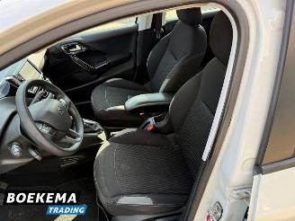 Peugeot 208 1.2 PureTech Blue Lion Navigatie Airco Cruise picture 15