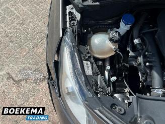 Peugeot 2008 1.2 PT Allure Navigatie Stoelverw. Climate Cruise picture 8