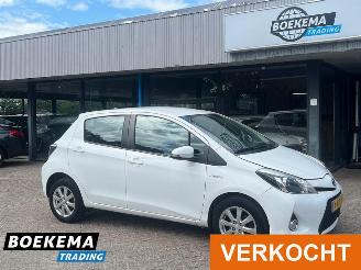krockskadad bil auto Toyota Yaris 1.5 Full Hybrid Aspiration Climate Cruise Navi Camera 2014/9