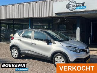 uszkodzony samochody osobowe Renault Captur 0.9 TCe Authentique Airco Cruise Trekhaak 2013/11