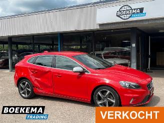 Damaged car Volvo V-40 1.6 T2 Summum R-Design Navi Climate Cruise PDC 2015/4