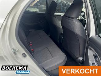 Toyota Yaris 1.5 Hybrid Keyless Navi Climate Cruise stoelverw. picture 17