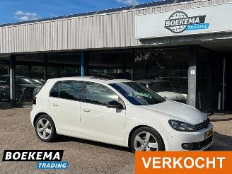 damaged passenger cars Volkswagen Golf 1.4 TSI Schuif/kanteldak Climate Cruise Stoelver. 2011/9