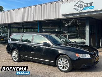 skadebil auto Volvo V-70 2.0 D3 Limited Aut Navi Cruise Trekhaak PDC 2012/4