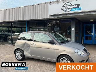 skadebil auto Lancia Ypsilon 1.4 Oro Airco Two-Tone 2010/3