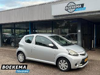 krockskadad bil auto Toyota Aygo 1.0 VVT-i Comfort Airco 2012/6