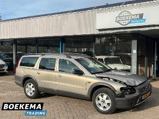 Voiture accidenté Volvo Xc-70 2.4 T Comfort Line 200 PK Leder Airco Cruise Trekh. 2002/1