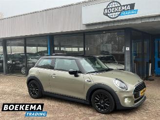 Schadeauto Mini Cooper 1.5 Automaat Keyless Led Navi Cruise Airco 2019/11