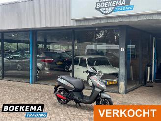 damaged scooters Peugeot  Kisbee RS 4T 45KM 2018/8