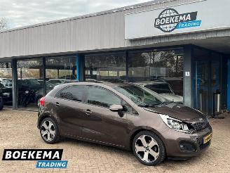 damaged passenger cars Kia Rio 1.4 CVVT 110PK Super Pack Leer Open-Dak Navigatie Stoelverw 2013/4