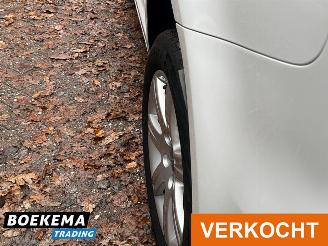 Volkswagen Touran 1.6 TDI Grijs kenteken Climate Cruise Trekh. PDC picture 10