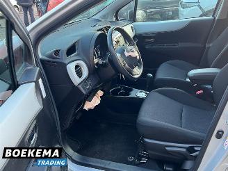 Toyota Yaris 1.5 Full Hybrid Aspiration Navi Climate Cruise Camera picture 13