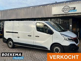 Schade bestelwagen Renault Trafic 2.0 dCi 120PK L2 Navi Airco Cruise PDC 2021/9