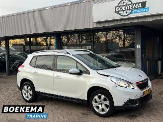 Vaurioauto  passenger cars Peugeot 2008 1.2 VTi Active Premium Navi Cruise Airco PDC Trekh. 2014/3