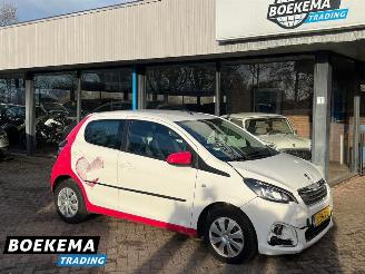 Damaged car Peugeot 108 1.0 e-VTi Active 5-Drs Navi Airco Camera 2021/5