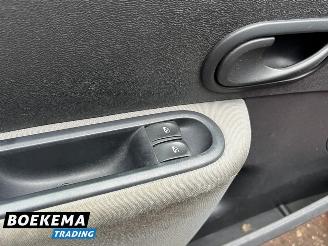 Renault Clio  picture 23